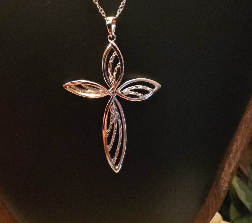 JTV Sterling Silver Cross Pendant 24 Inch Singapore Chain